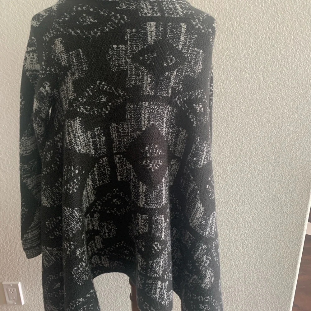 Rip Curl Black and Gray Cardigan Sweater with Open Front - Picture 3 of 5